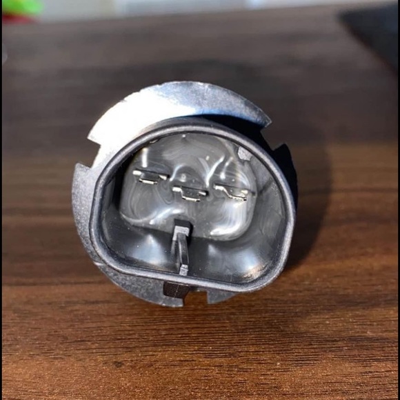 9007 Halogen Headlight Bulbs (Hi-Low Beam) - Picture 2 of 2